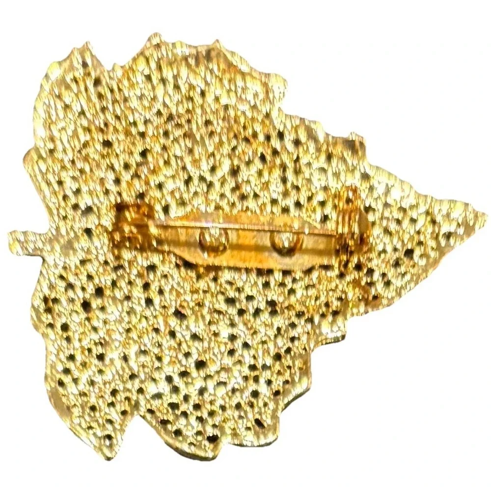 Vintage Gold Tone Maple Leaf Brooch Filigree Pin Jewelry Estate Gift Box